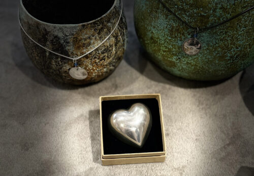 Cornish Tin Heart Paperweight. Made by Bigbury mint