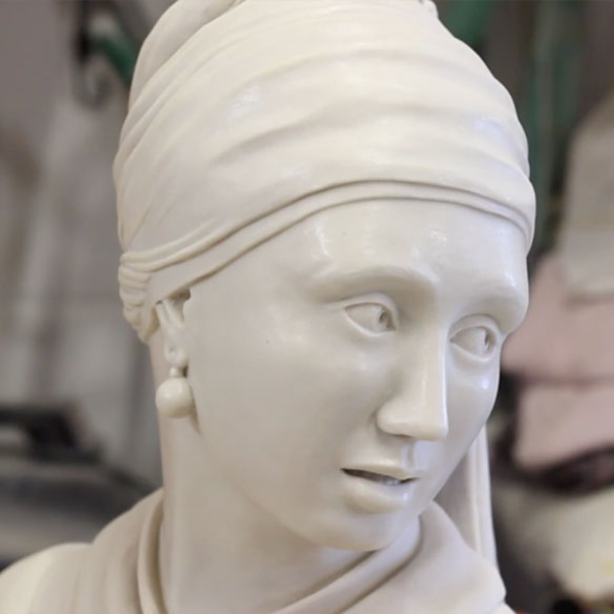 David Holland Sculpture - Pearl Earring